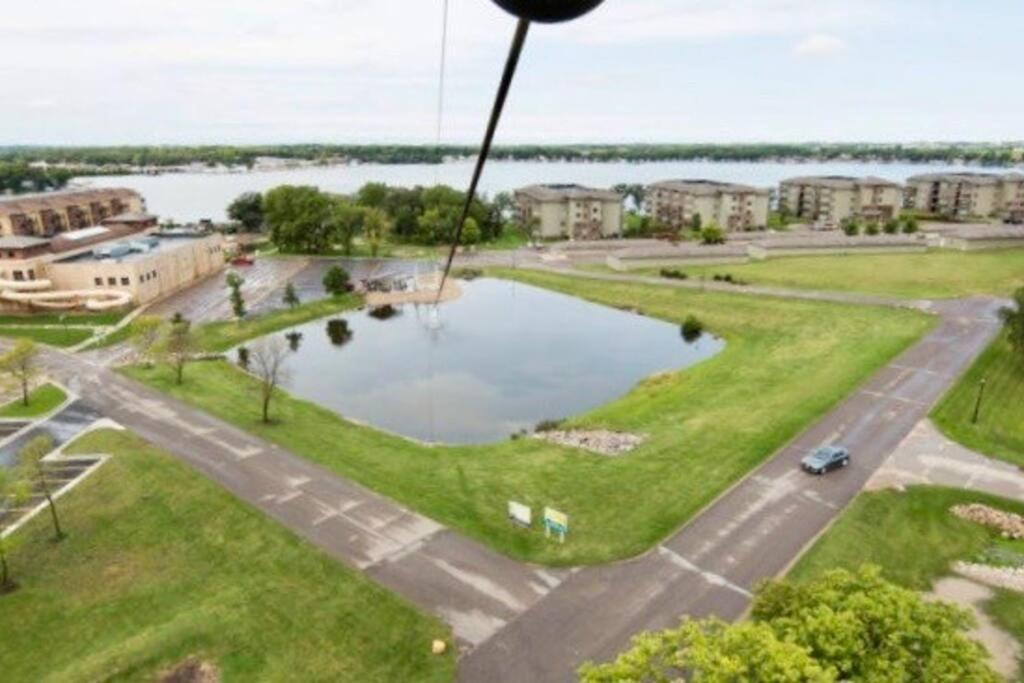 Boho Bungalow On The Pond W/ Hot Tub Arnolds Park 外观 照片